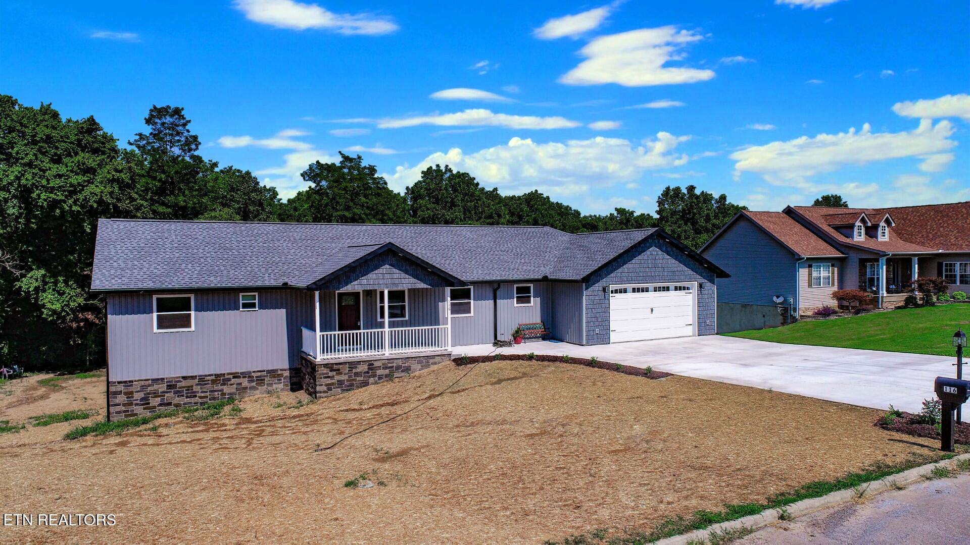 116 Meadowood Dr