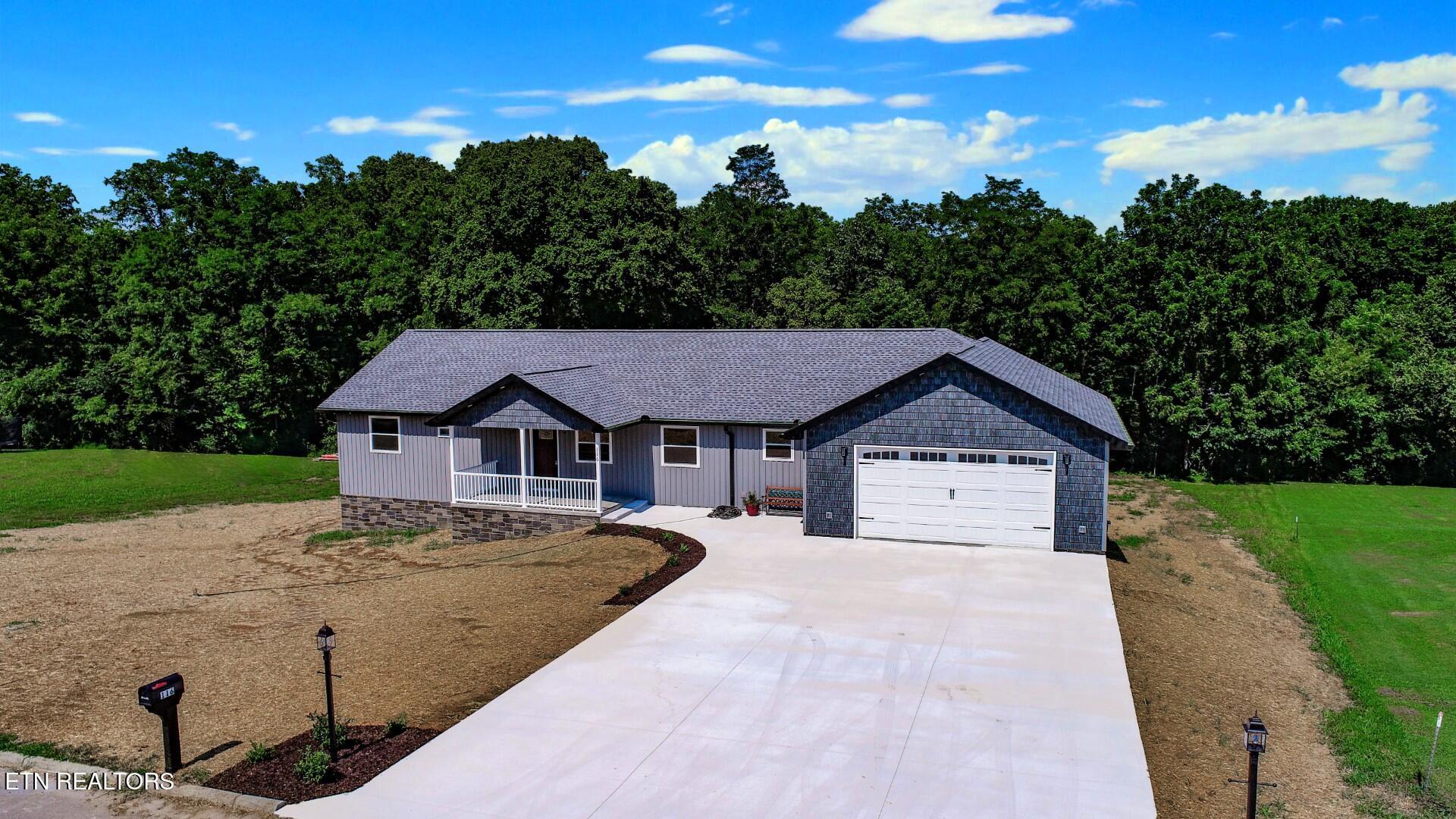 116 Meadowood Dr