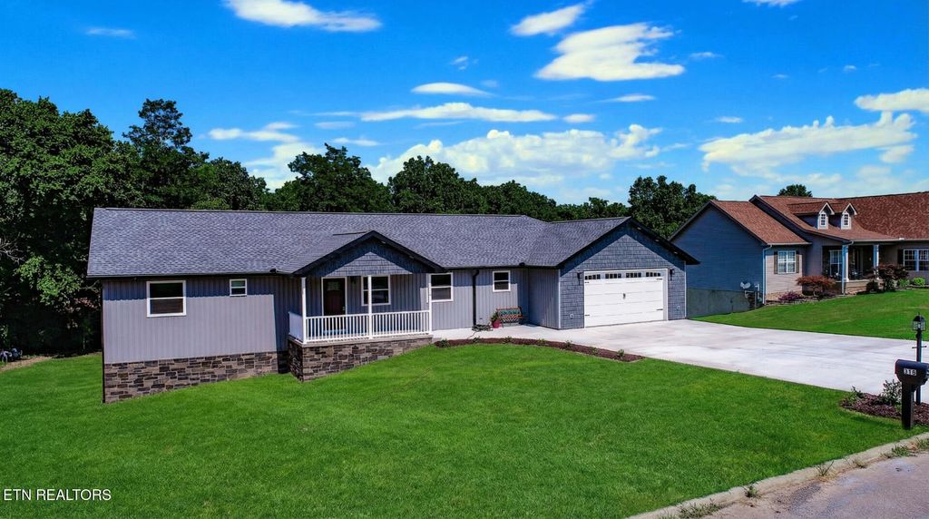 Photo of 116 Meadowood Dr, Newport, TN 37821 (MLS # 1309771)