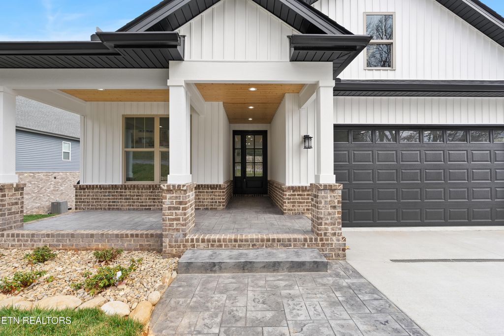 Photo of 115 Ootsima Way, Loudon, TN 37774 (MLS # 1331533)