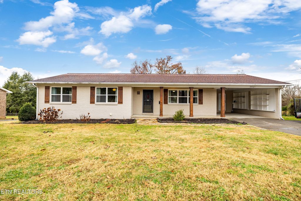 Photo of 2905 Pleasant View Ave, Maryville, TN 37803 (MLS # 1323226)