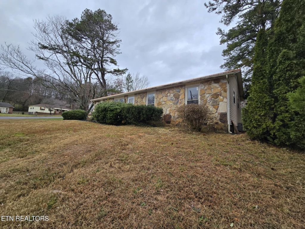 Photo of 904 Lloyd St St, Morristown, TN 37814 (MLS # 1285143)