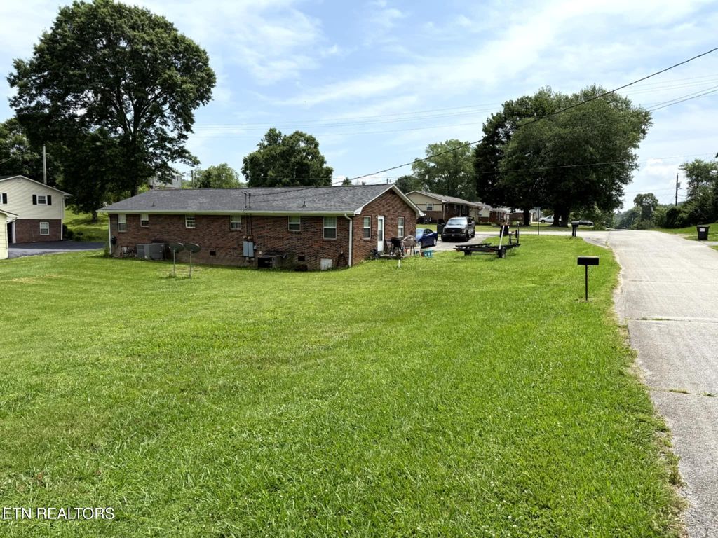 Photo of 218 Cherry Lane Lane, Kingston, TN 37763 (MLS # 1304224)