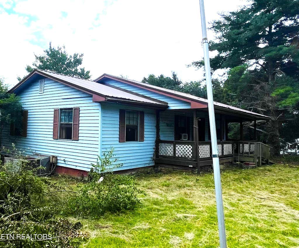 Photo of 400 Oak Grove Rd, Madisonville, TN 37354 (MLS # 1345615)