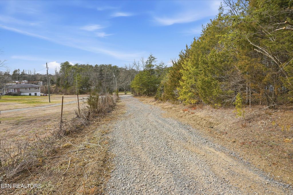 Photo of 1518 Tom Mccall Rd, Maryville, TN 37801 (MLS # 1322670)