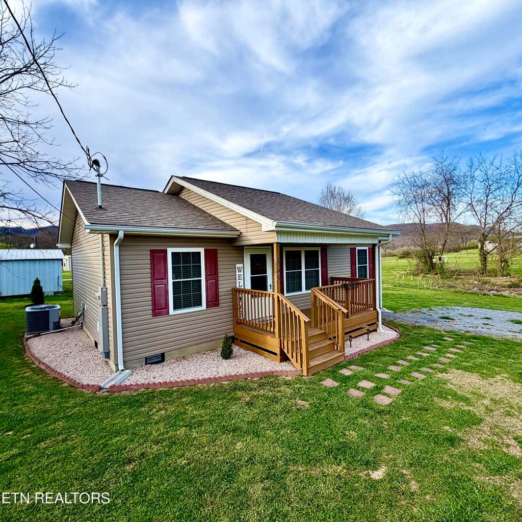 Photo of 668 Towncreek Rd, Speedwell, TN 37870 (MLS # 1334553)