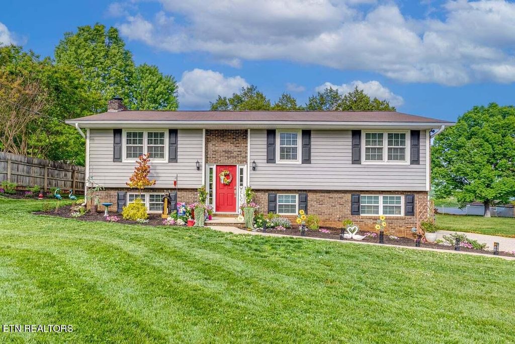 Photo of 7808 Hallsdale Rd, Knoxville, TN 37938 (MLS # 1338804)