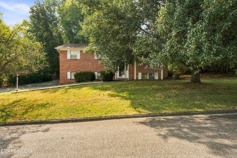 Photo of 3500 S Fountaincrest Drive, Knoxville, TN 37918 (MLS # 1356169)