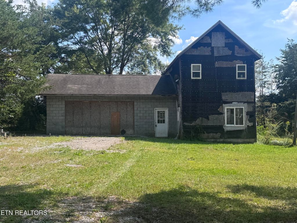 Photo of 821 Breckenridge Drive, Crossville, TN 38572 (MLS # 1316030)