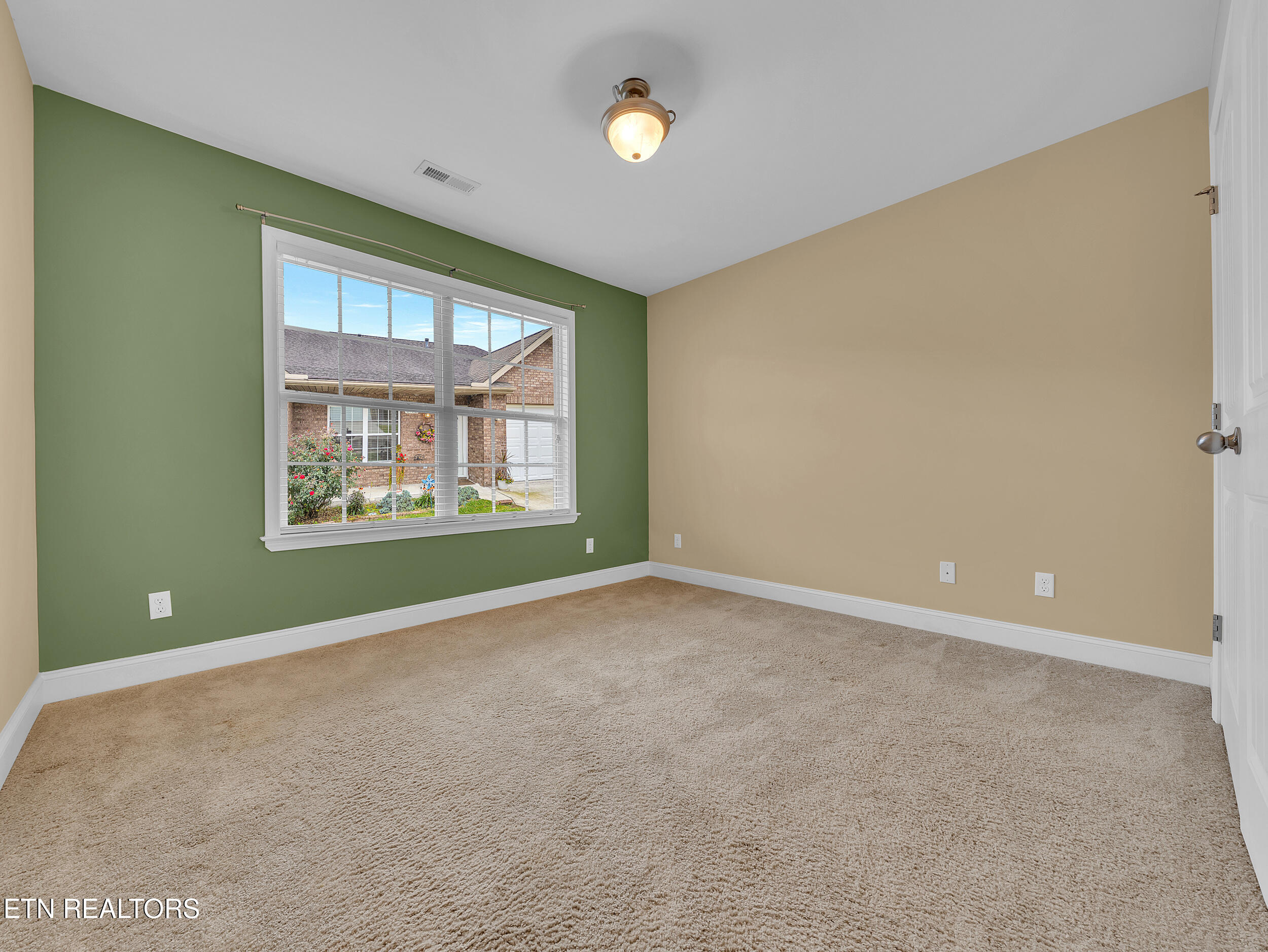 2732 Waters Place Drive