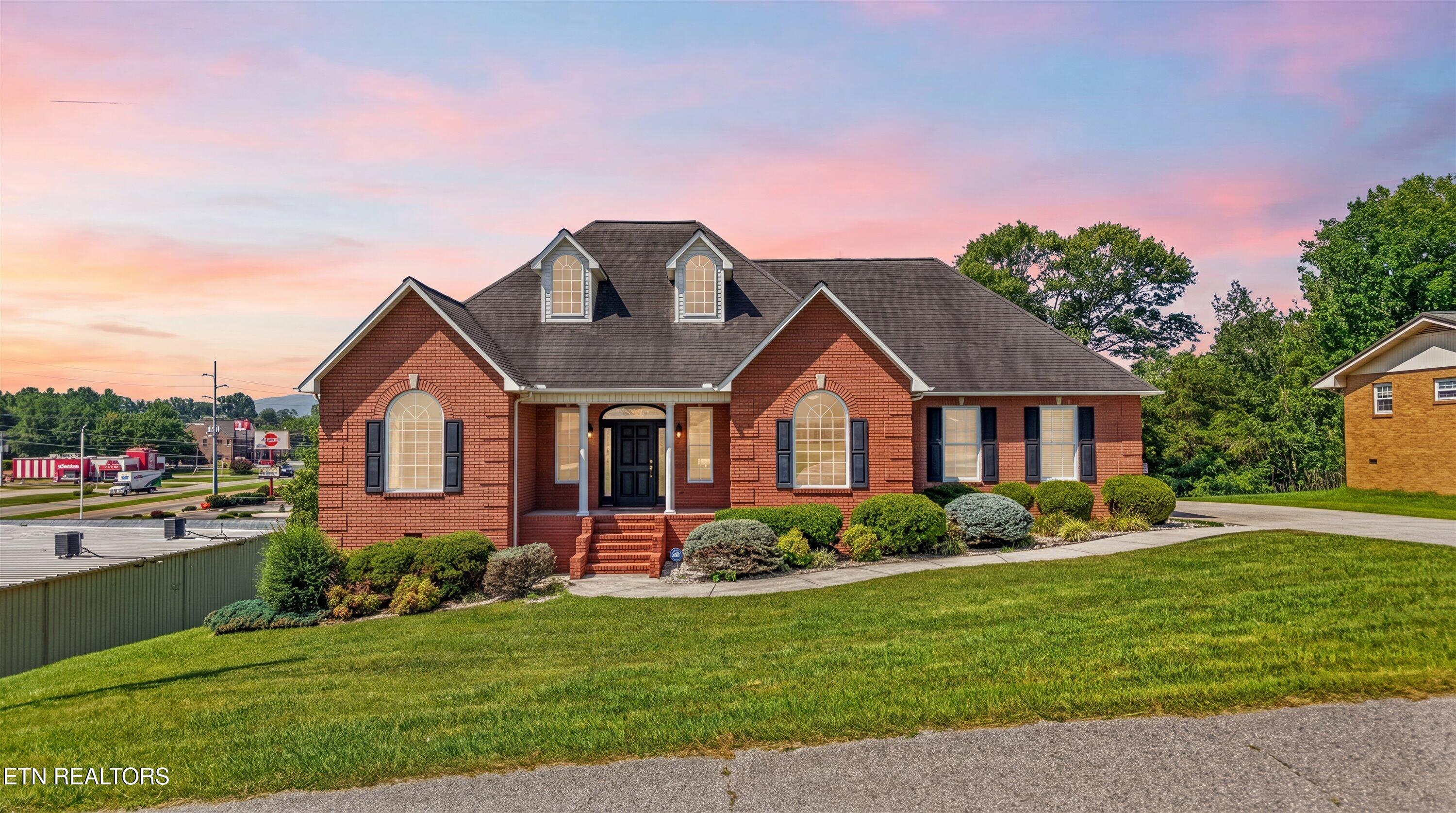 111 Colonial Hts