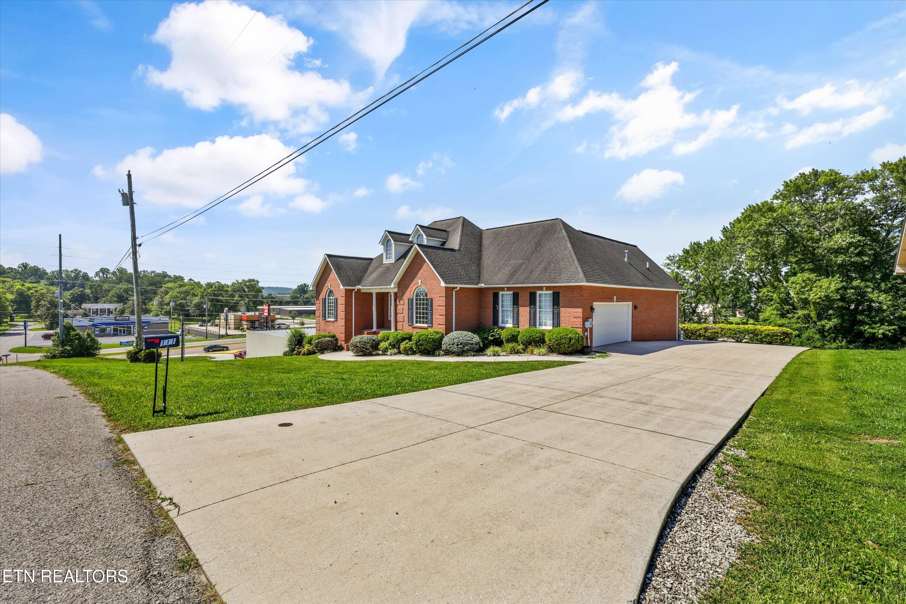 111 Colonial Hts