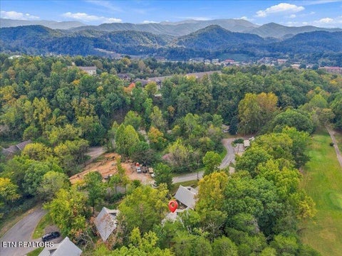 Tiny photo for 527 Golf Rd, Pigeon Forge, TN 37863 (MLS # 1359449)