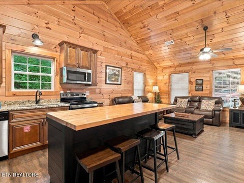 Tiny photo for 527 Golf Rd, Pigeon Forge, TN 37863 (MLS # 1359449)