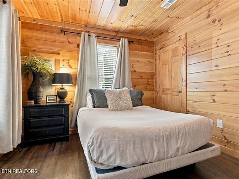 Tiny photo for 527 Golf Rd, Pigeon Forge, TN 37863 (MLS # 1359449)