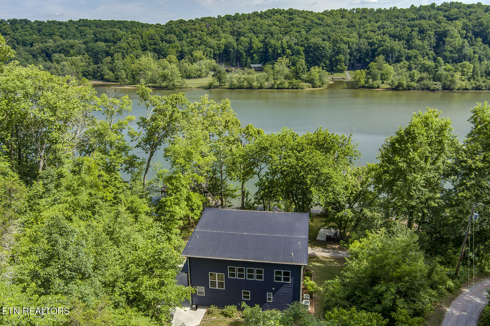 880 Skyline Drive