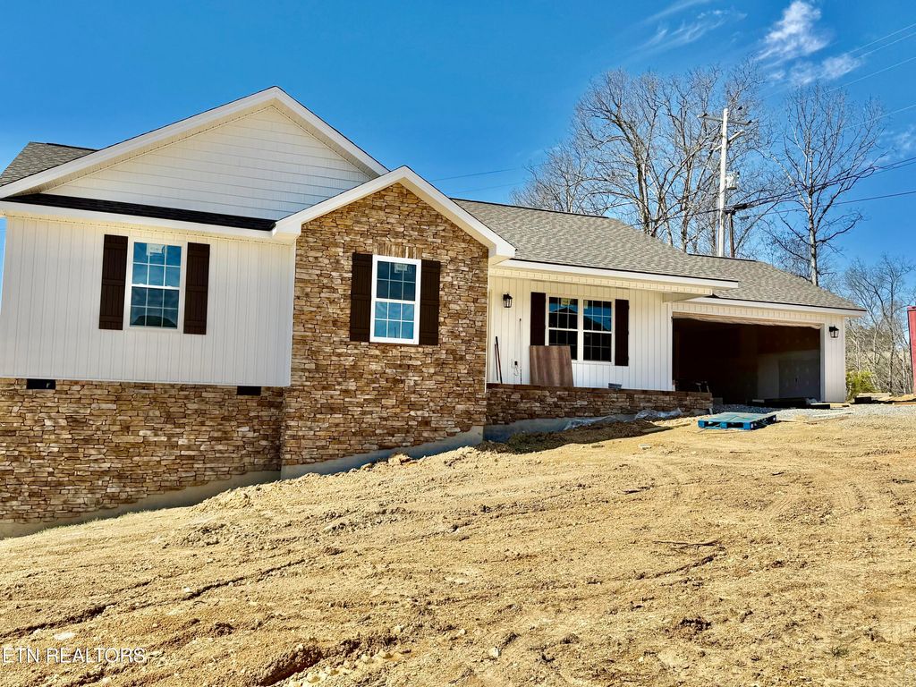 Photo of 105 JACK St, Tazewell, TN 37879 (MLS # 1291424)