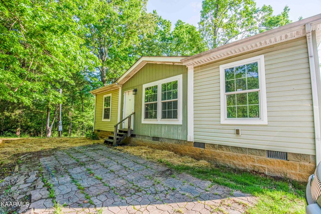 Photo of 227 Endsley Quarry Lane, Friendsville, TN 37737 (MLS # 1227716)