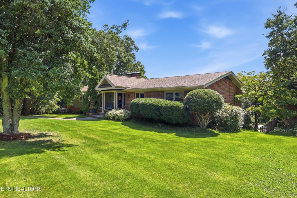 Photo of 2127 Southwood Drive, Maryville, TN 37803 (MLS # 1351289)