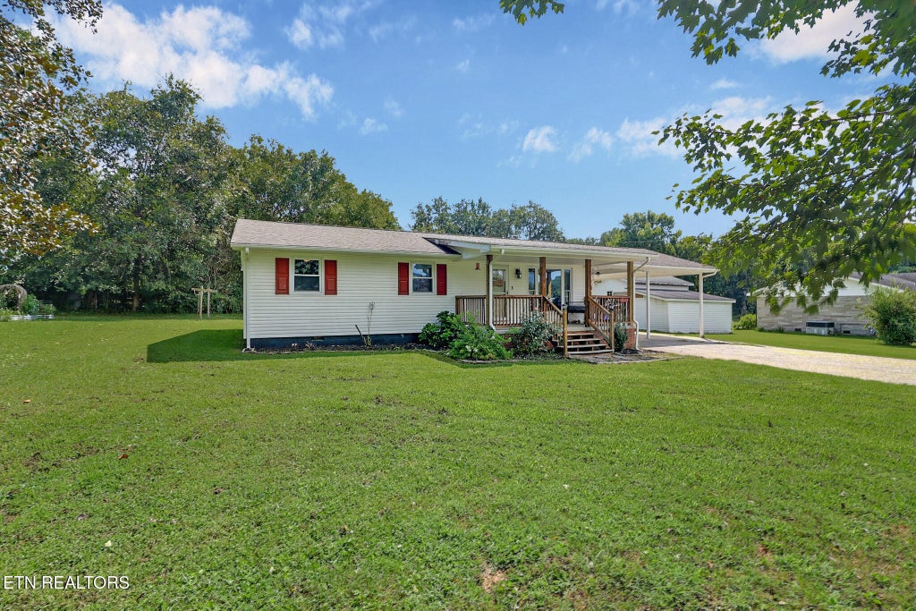 Photo of 514 Evergreen St, Harriman, TN 37748 (MLS # 1356424)