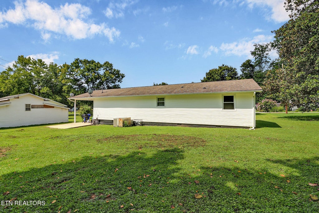 Photo of 514 Evergreen St, Harriman, TN 37748 (MLS # 1356424)