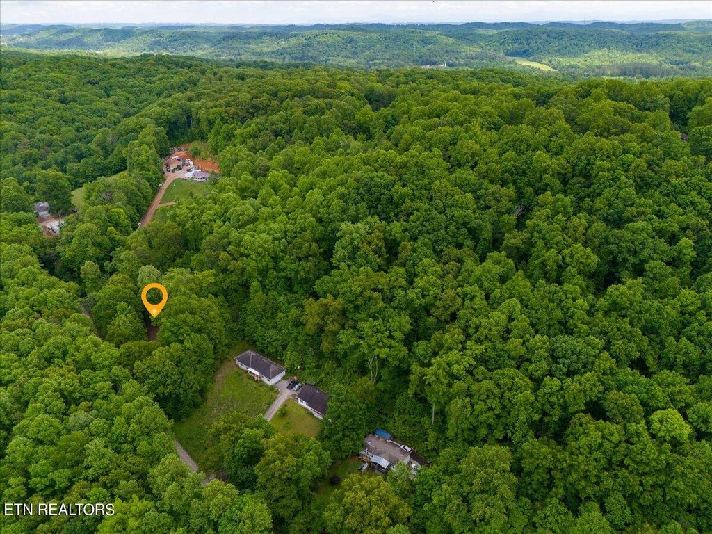 Photo of 671 Mahoney Rd, Oliver Springs, TN 37840 (MLS # 1261767)