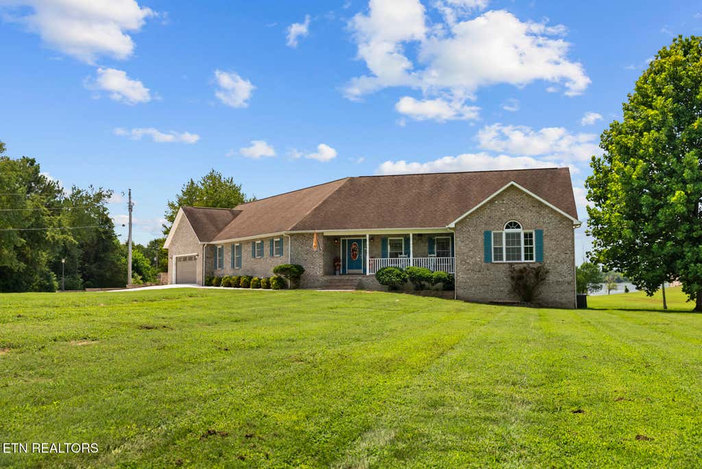Photo of 220 Sherman Circle, Kingston, TN 37763 (MLS # 1351423)