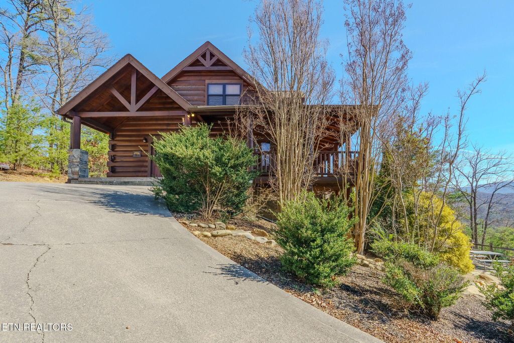 Photo of 2453 Hackberry Drive, Sevierville, TN 37862 (MLS # 1330422)