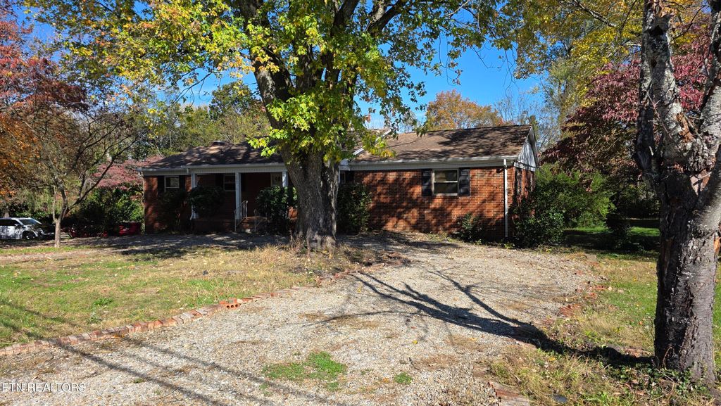 Photo of 200 Suburban Rd, Knoxville, TN 37923 (MLS # 1320961)