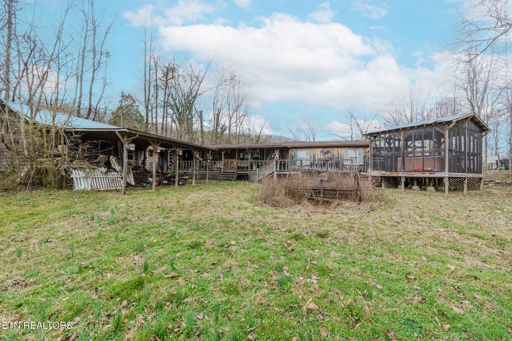 Photo of 280 Strawberry Lane, Caryville, TN 37714 (MLS # 1330888)