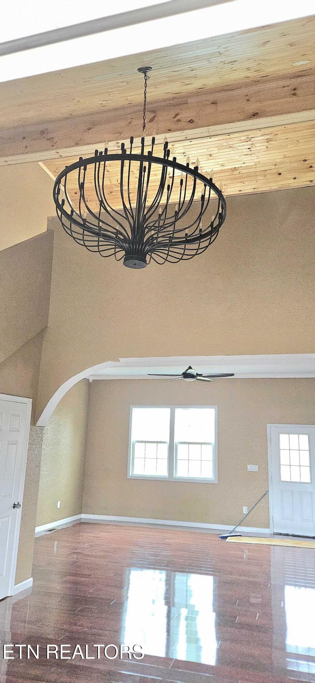 Photo of 901 Kyle St, LaFollette, TN 37766 (MLS # 1324340)