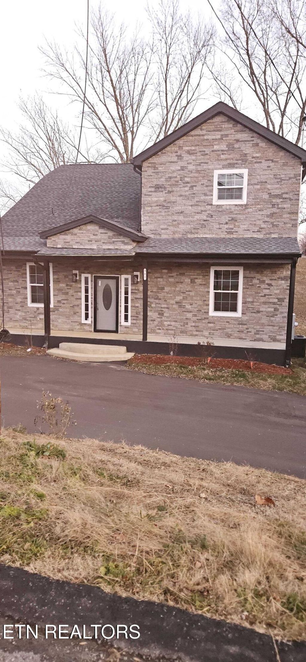 Photo of 901 Kyle St, LaFollette, TN 37766 (MLS # 1324340)