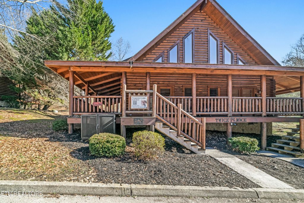 Photo of 3126 Smoky Ridge Way, Sevierville, TN 37862 (MLS # 1273414)