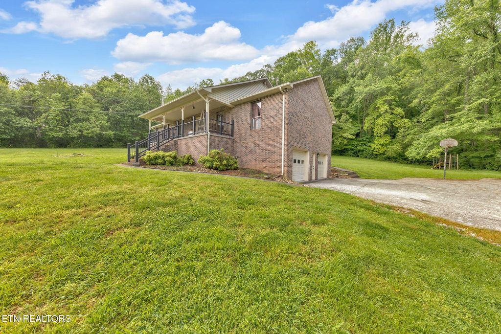 Photo of 243 Bunch Lane, Clinton, TN 37716 (MLS # 1325158)