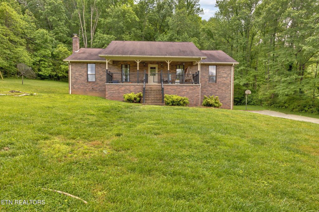 Photo of 243 Bunch Lane, Clinton, TN 37716 (MLS # 1325158)