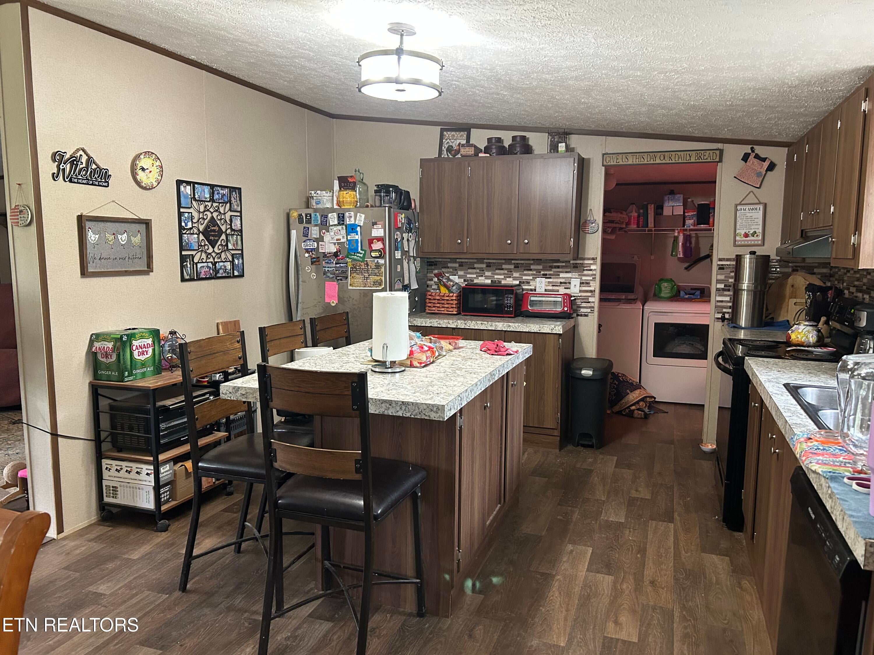 145 Pinhook Rd