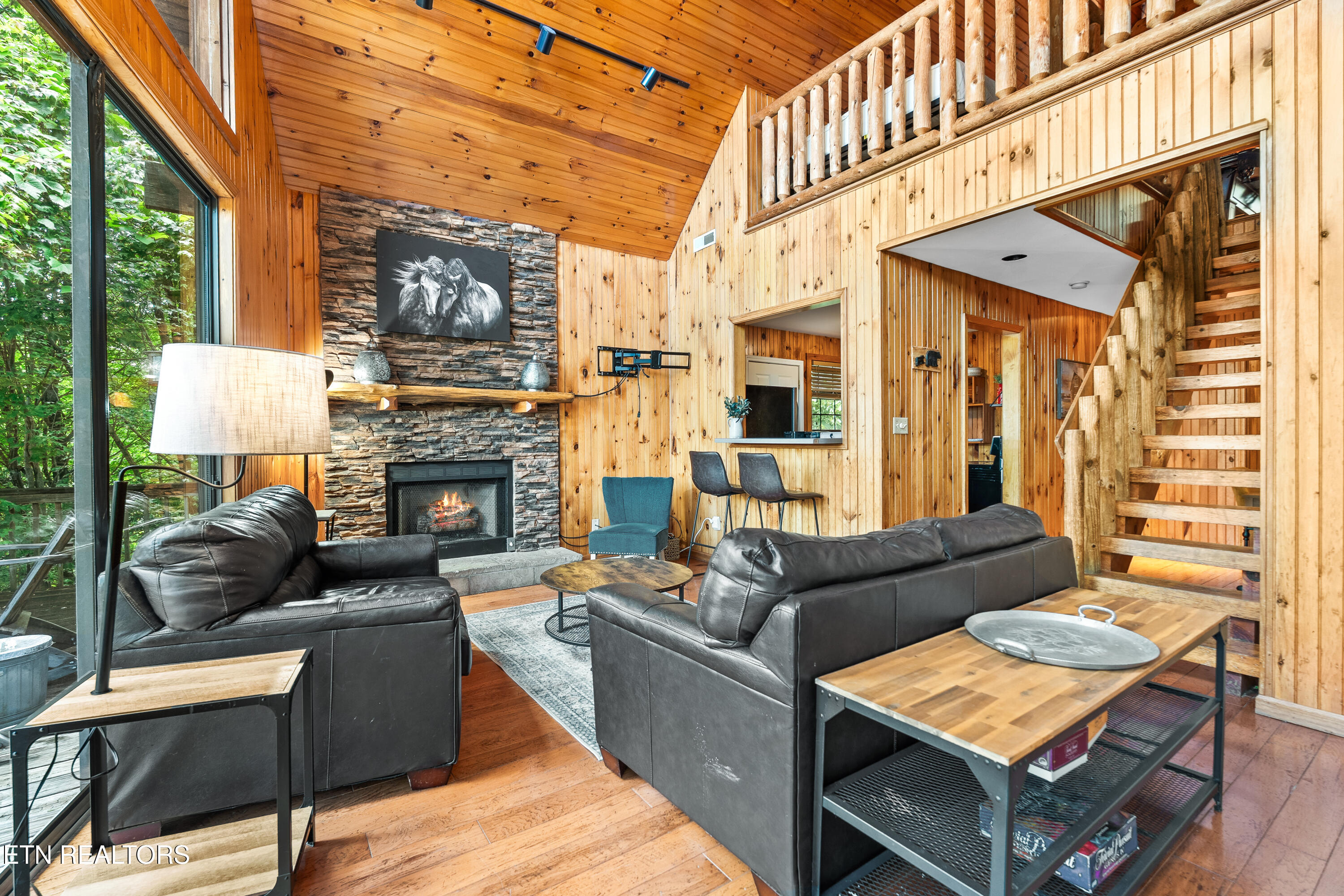 2295 Bluff Mountain Rd