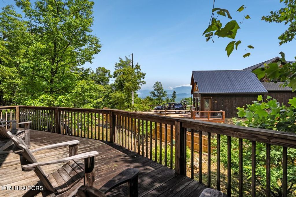 Photo of 2295 Bluff Mountain Rd, Sevierville, TN 37876 (MLS # 1303640)
