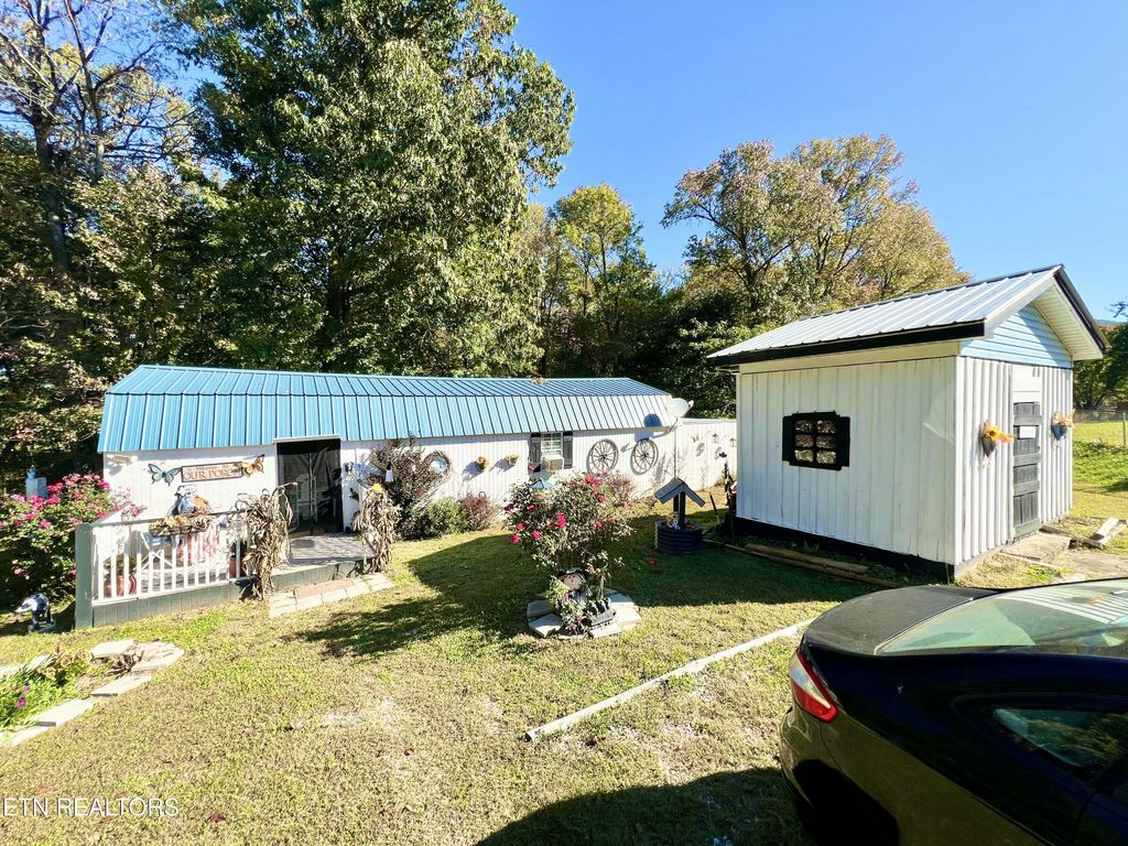 Photo of 284 Ray Cross Rd, Harriman, TN 37748 (MLS # 1318890)