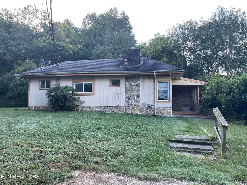 Photo of 4656 Singleton Station Rd, Louisville, TN 37777 (MLS # 1317280)