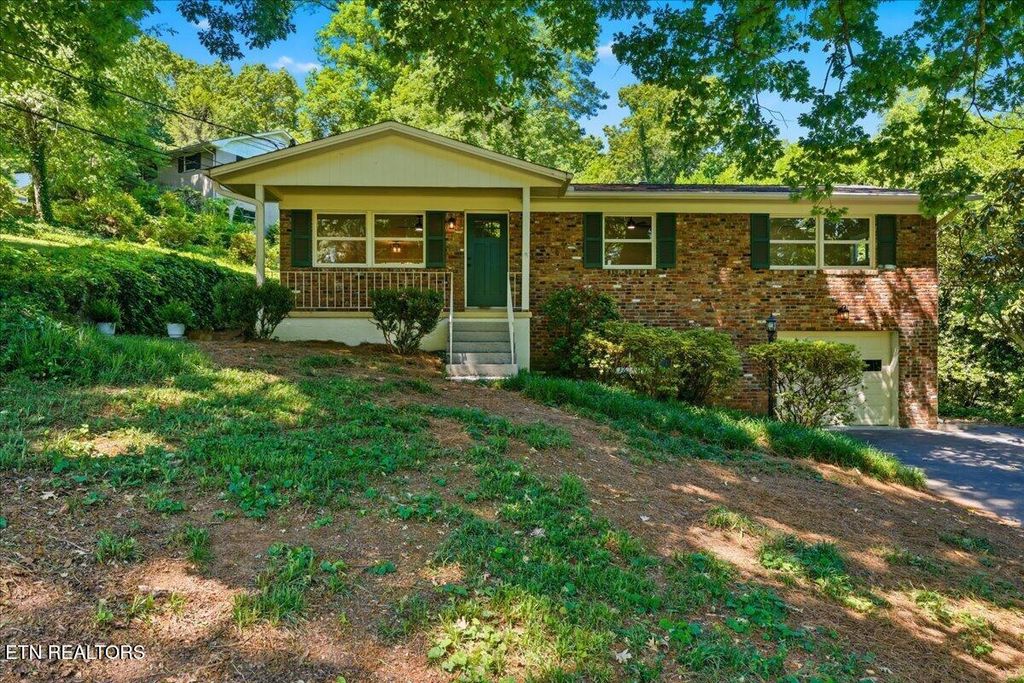 Photo of 141 Sanwood Rd, Knoxville, TN 37923 (MLS # 1340578)