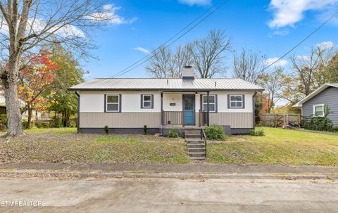 Photo of 107 W Newcomb Rd, Oak Ridge, TN 37830 (MLS # 1321618)