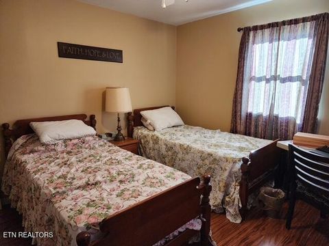 Tiny photo for 431 Powell Valley Marine Rd, LaFollette, TN 37766 (MLS # 1334542)