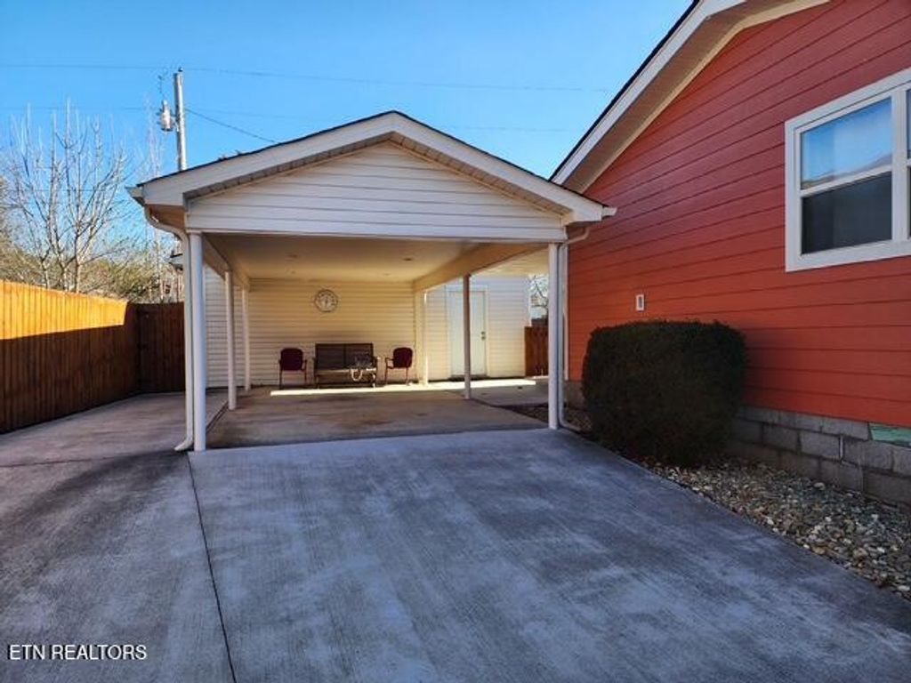 Photo of 431 Powell Valley Marine Rd, LaFollette, TN 37766 (MLS # 1334542)