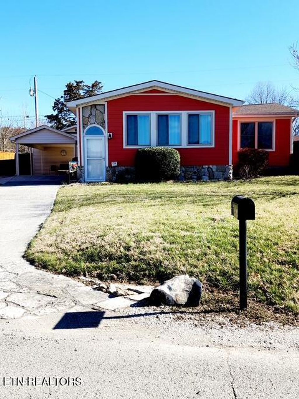 Photo of 431 Powell Valley Marine Rd, LaFollette, TN 37766 (MLS # 1334542)