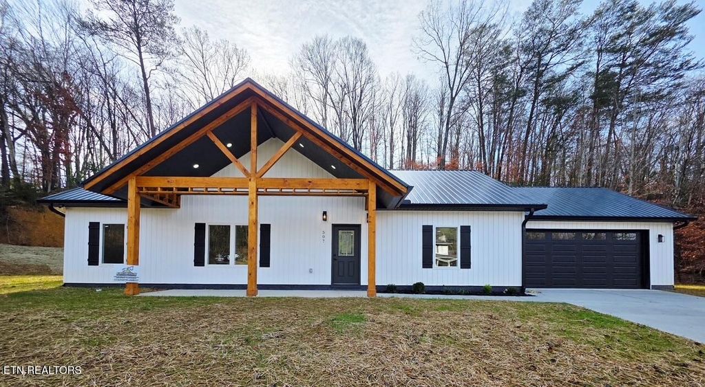 Photo of 507 North St, Newport, TN 37821 (MLS # 1325669)