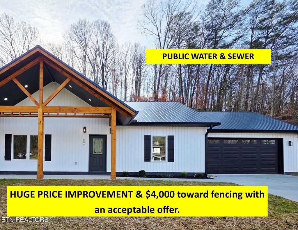 Photo of 507 North St, Newport, TN 37821 (MLS # 1325669)