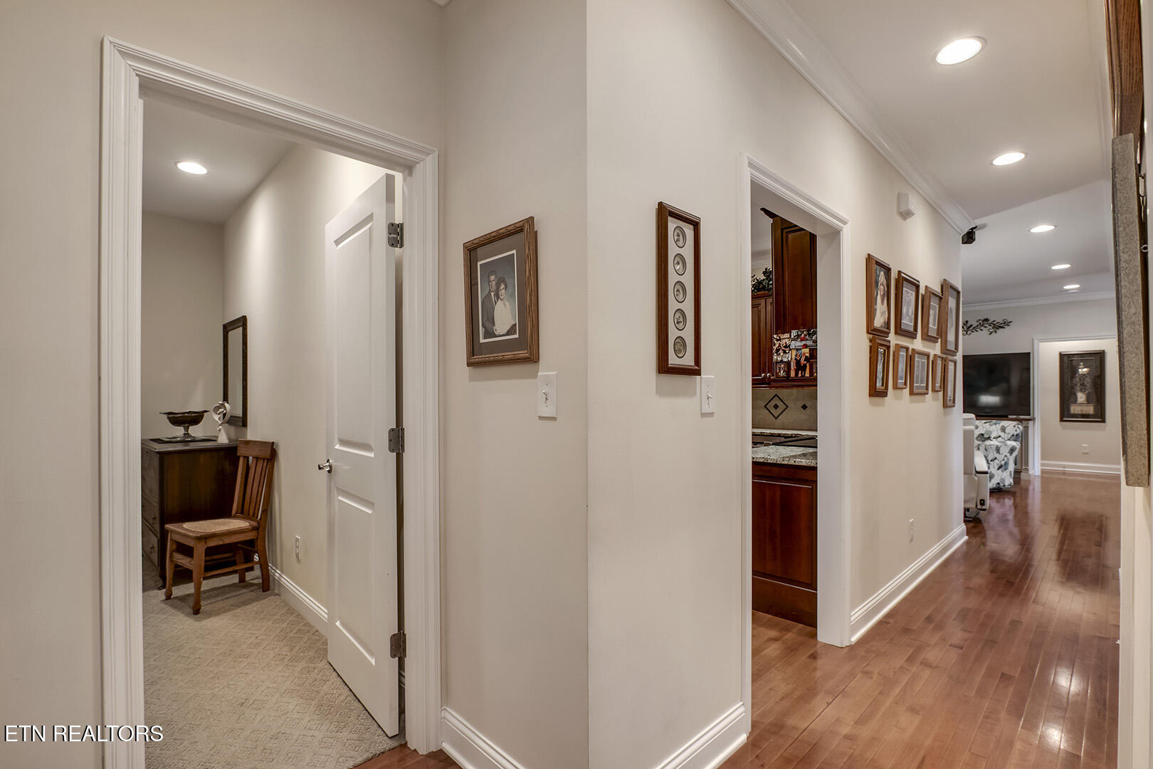 Loudon, Tennessee 37774, United States, 3 Bedrooms Bedrooms, ,3 BathroomsBathrooms,Residential,Pending,219537