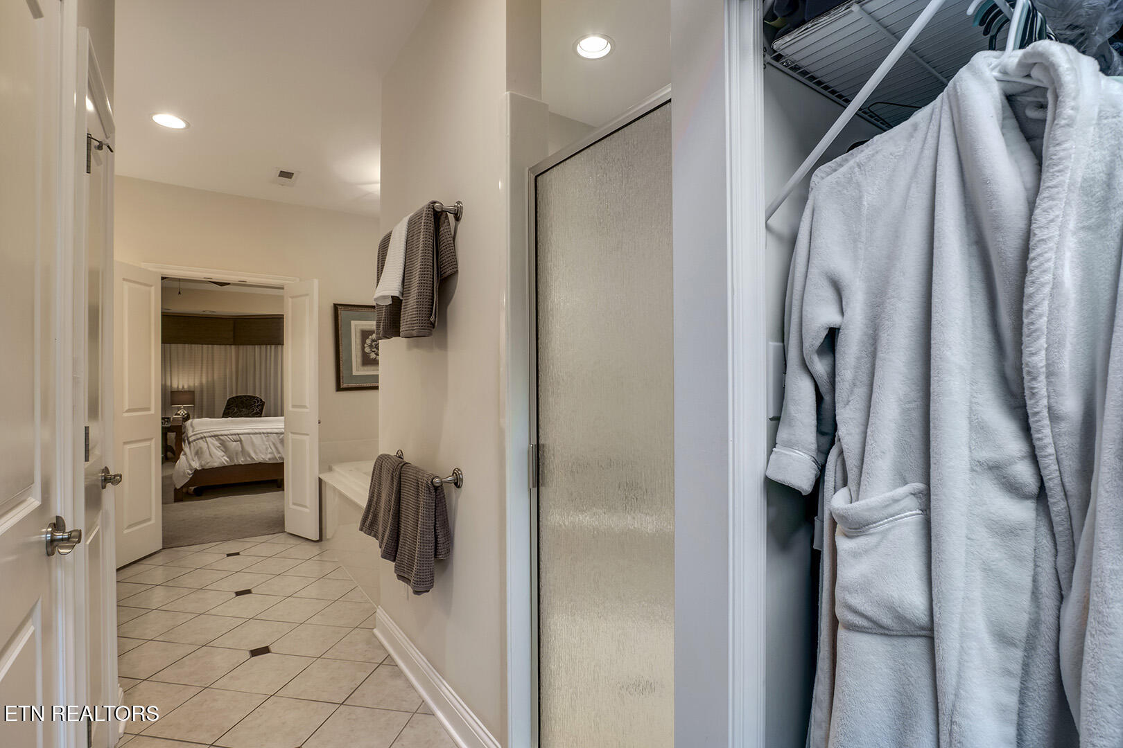 Loudon, Tennessee 37774, United States, 3 Bedrooms Bedrooms, ,3 BathroomsBathrooms,Residential,Pending,219537