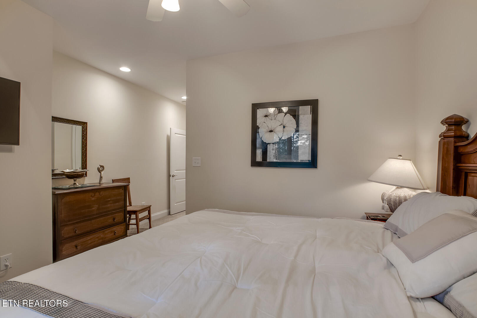 Loudon, Tennessee 37774, United States, 3 Bedrooms Bedrooms, ,3 BathroomsBathrooms,Residential,Pending,219537